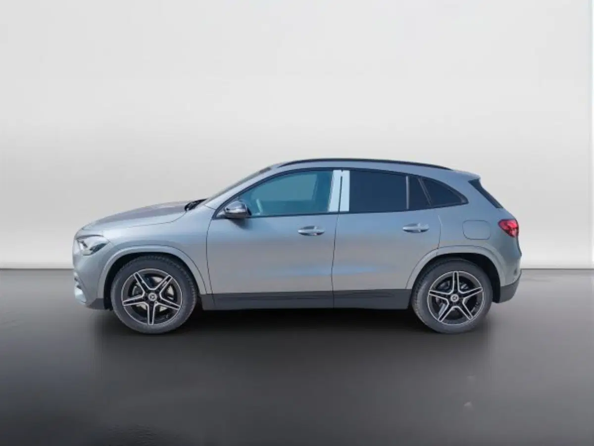 Mercedes-Benz GLA SUV nuova a Teramo (3)