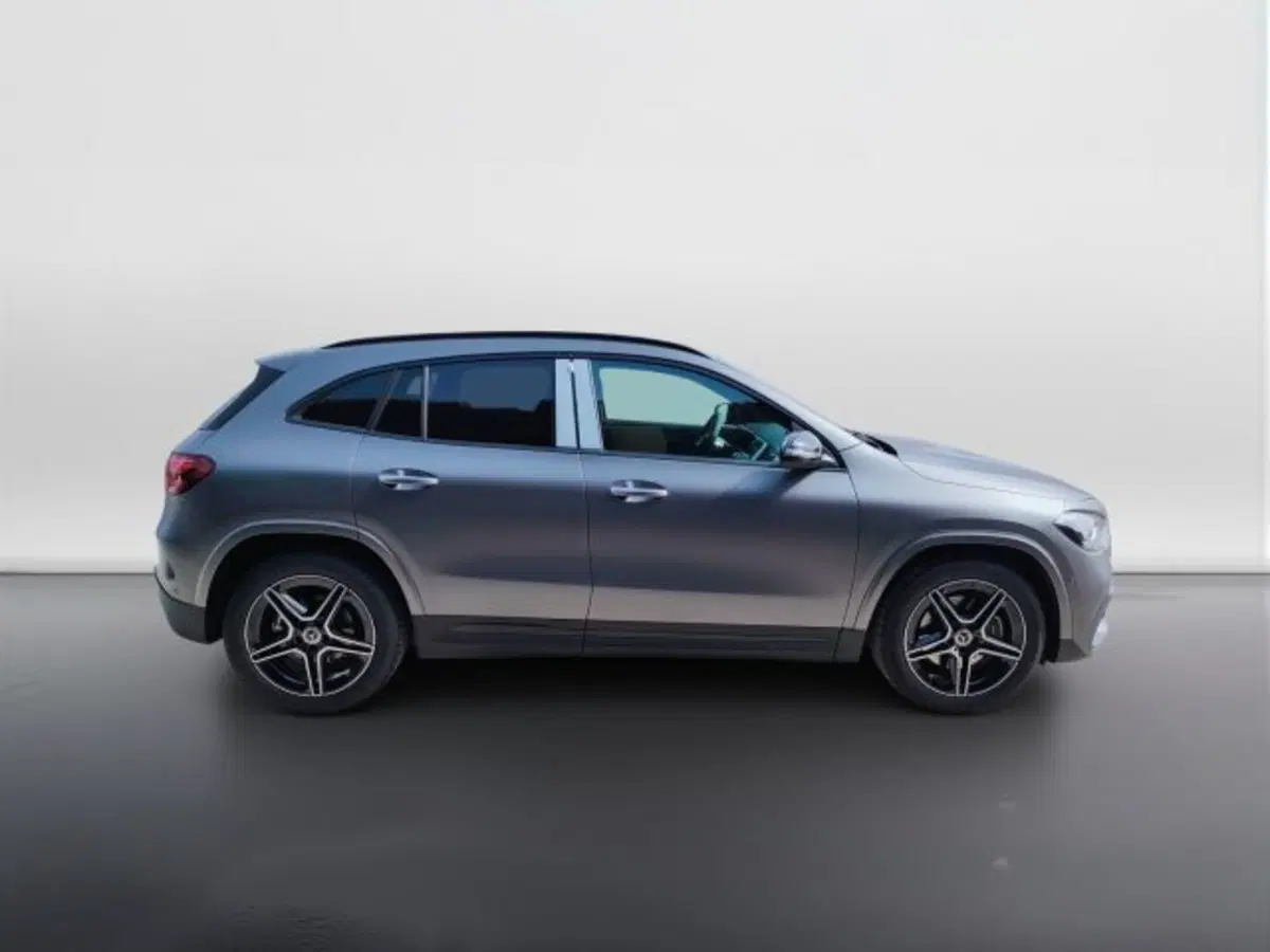 Mercedes-Benz GLA SUV nuova a Teramo (5)