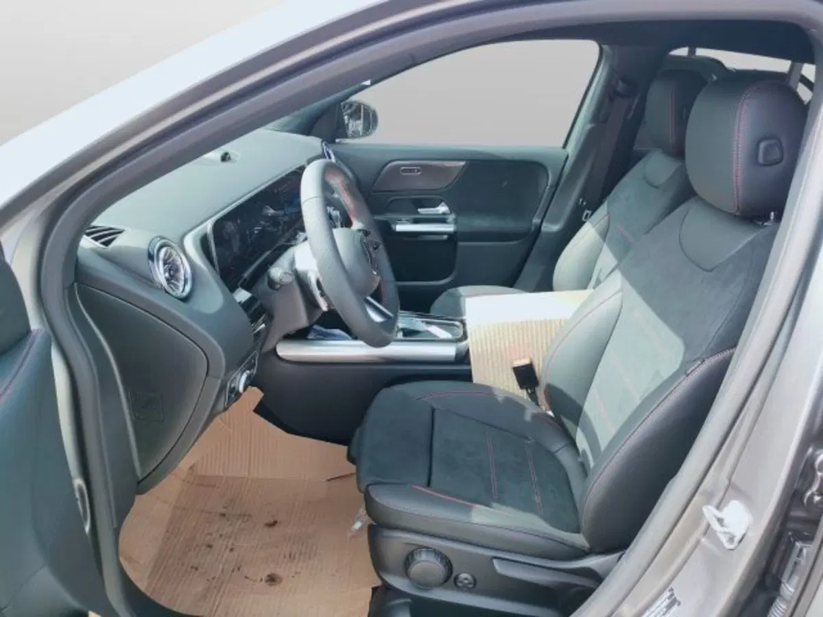 Mercedes-Benz GLA SUV nuova a Teramo (7)