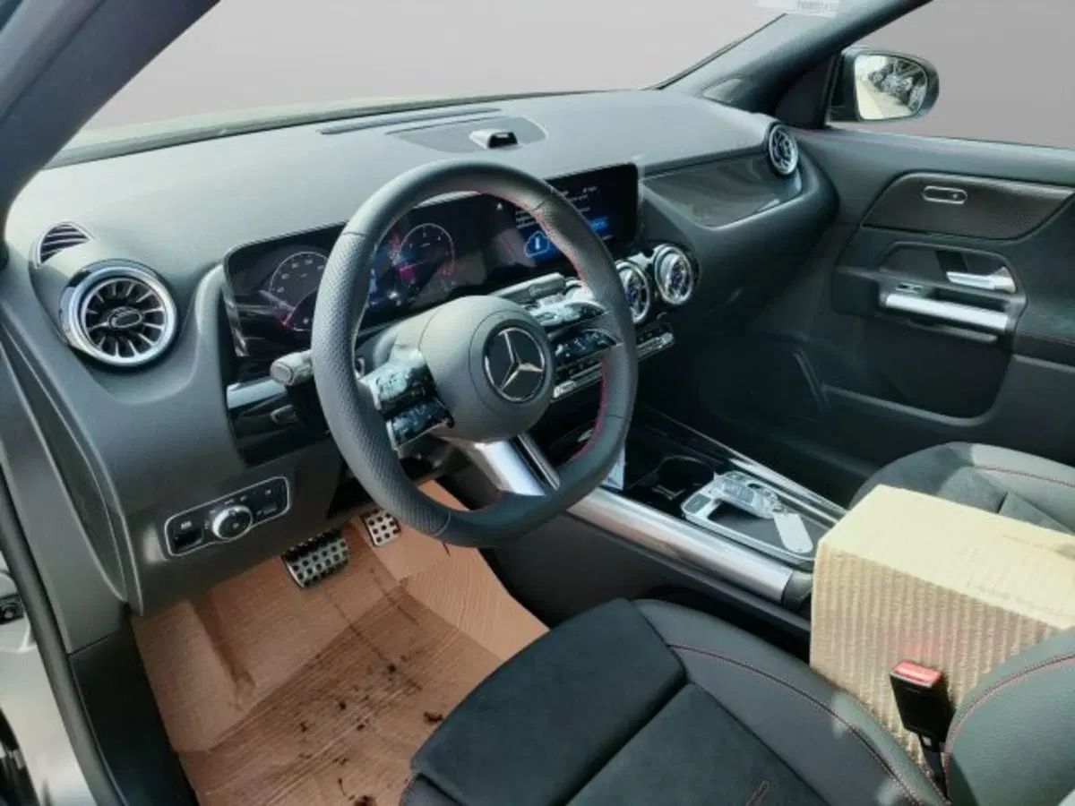 Mercedes-Benz GLA SUV nuova a Teramo (8)