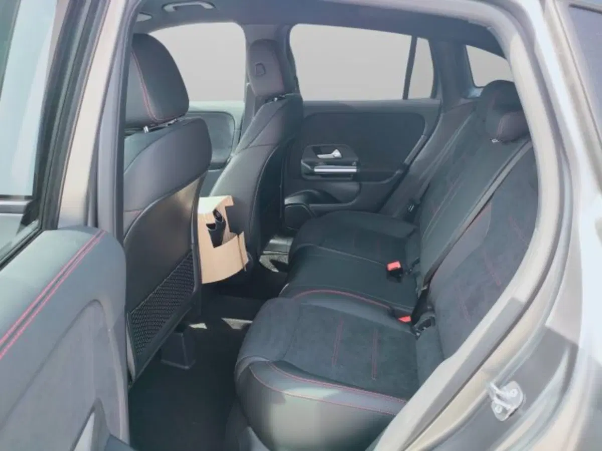 Mercedes-Benz GLA SUV nuova a Teramo (9)