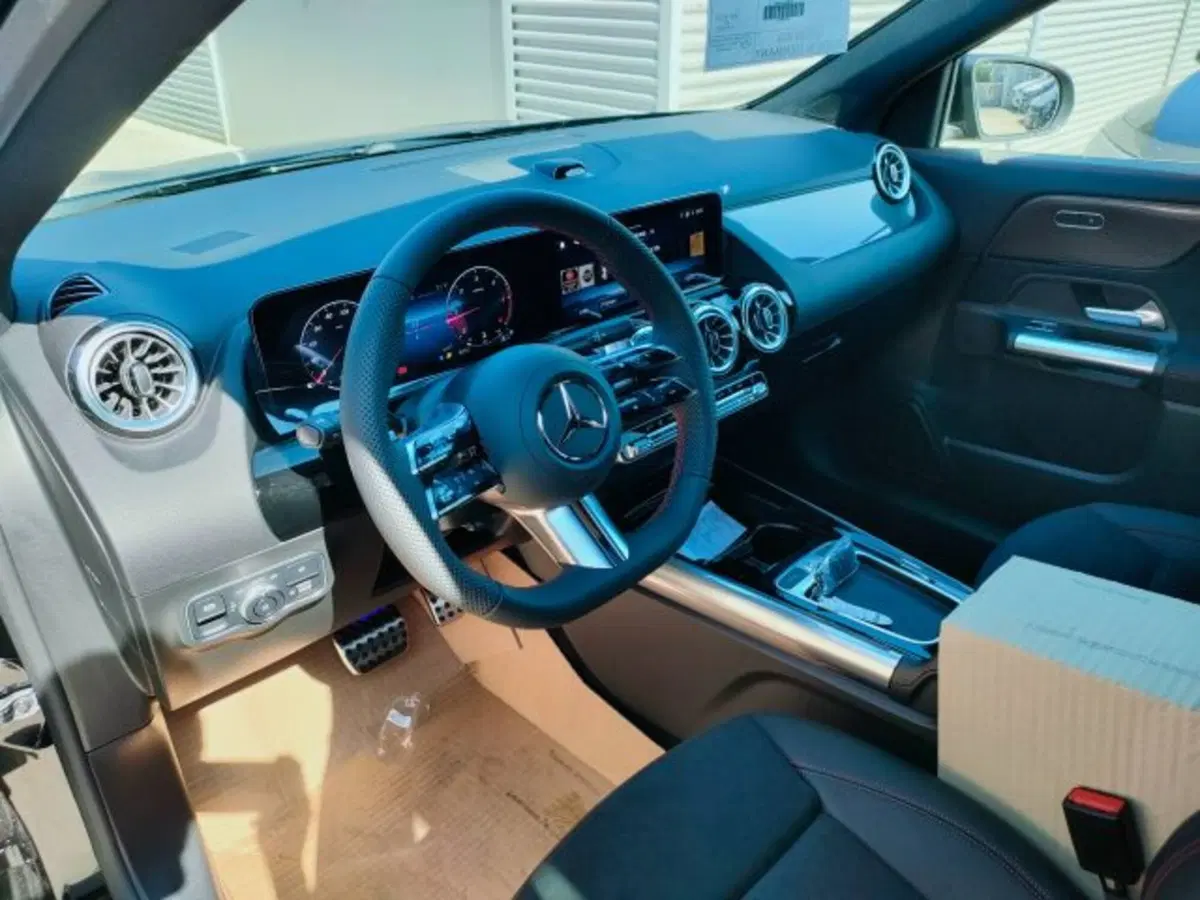 Mercedes-Benz GLA SUV nuova a Teramo (11)