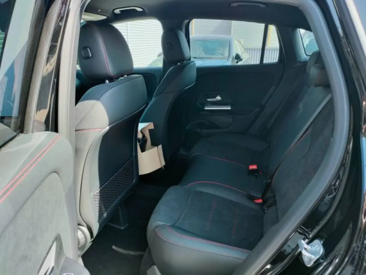 Mercedes-Benz GLA SUV nuova a Teramo (13)