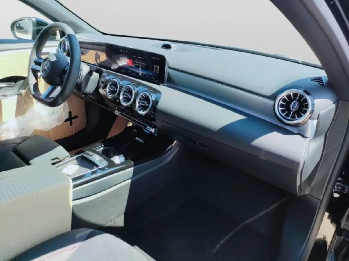 Mercedes-Benz Classe A nuova a Teramo (11)