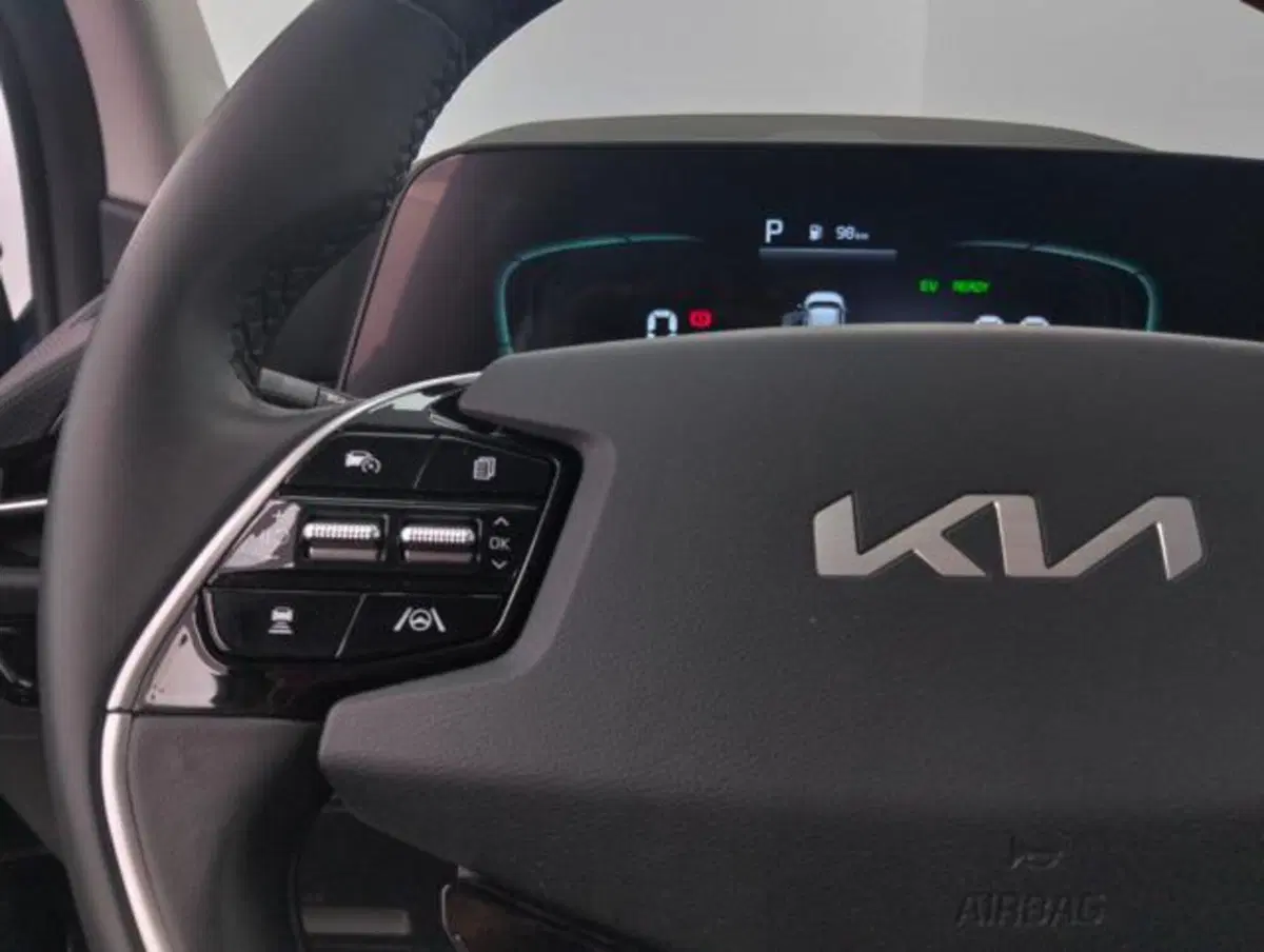 Kia Niro usata a Como (11)