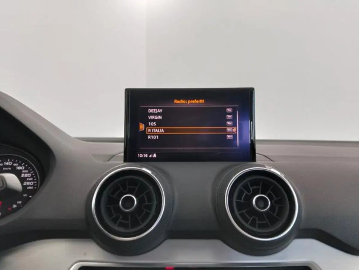 Audi Q2 usata a Como (14)