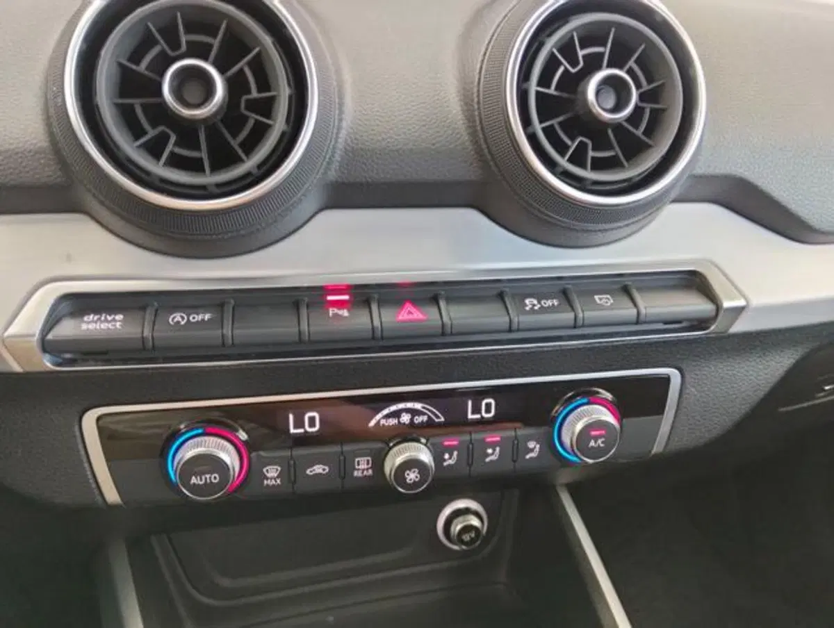 Audi Q2 usata a Como (16)