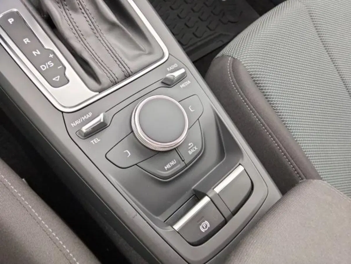 Audi Q2 usata a Como (18)