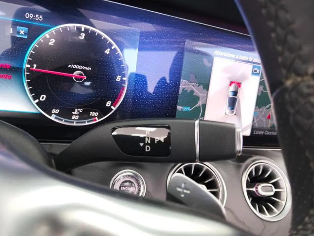 Mercedes-Benz Classe E Cabrio usata a Como (19)