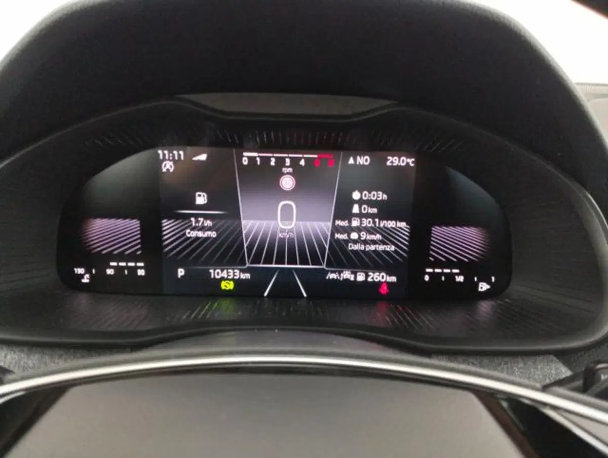 Skoda Kamiq usata a Como (11)