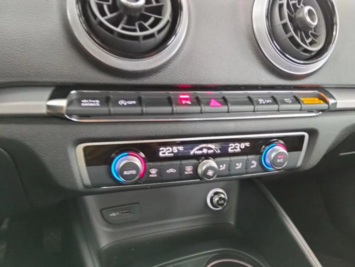 Audi A3 Sportback usata a Como (17)
