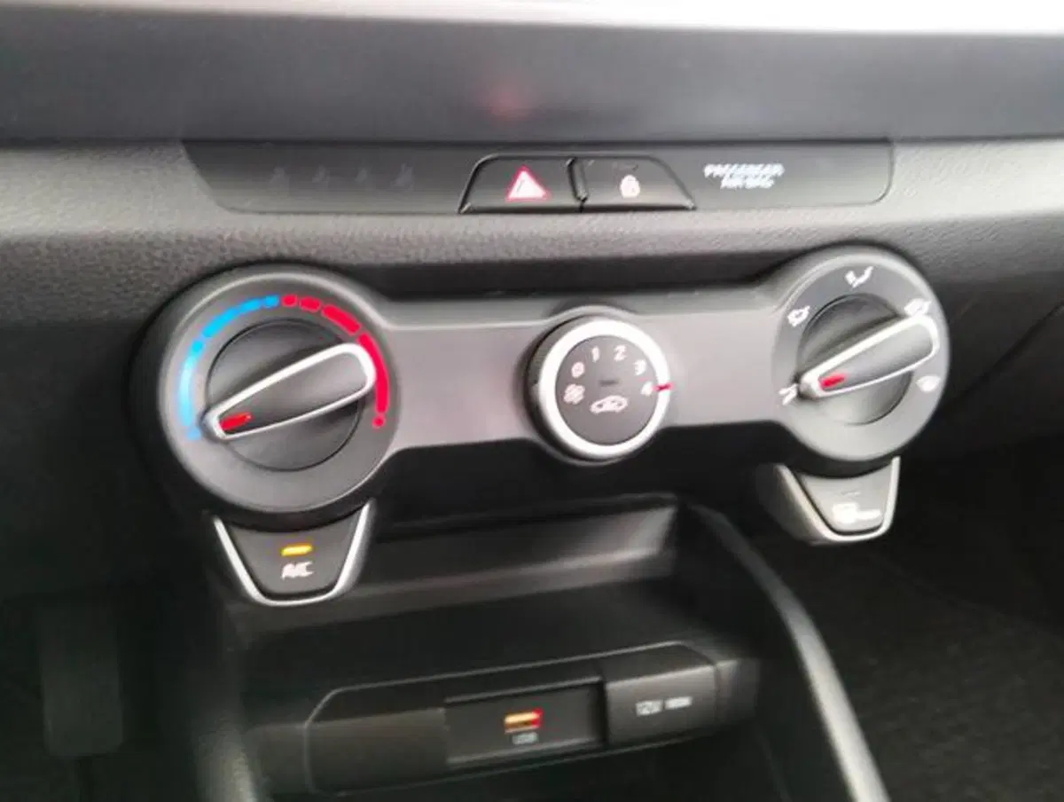 Kia Stonic usata a Como (16)