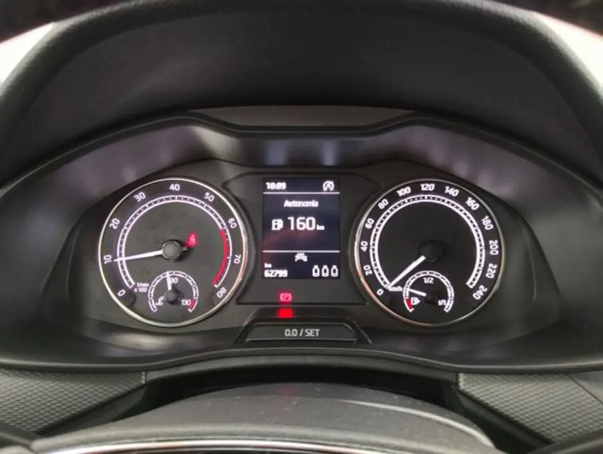 Skoda Kamiq usata a Como (12)