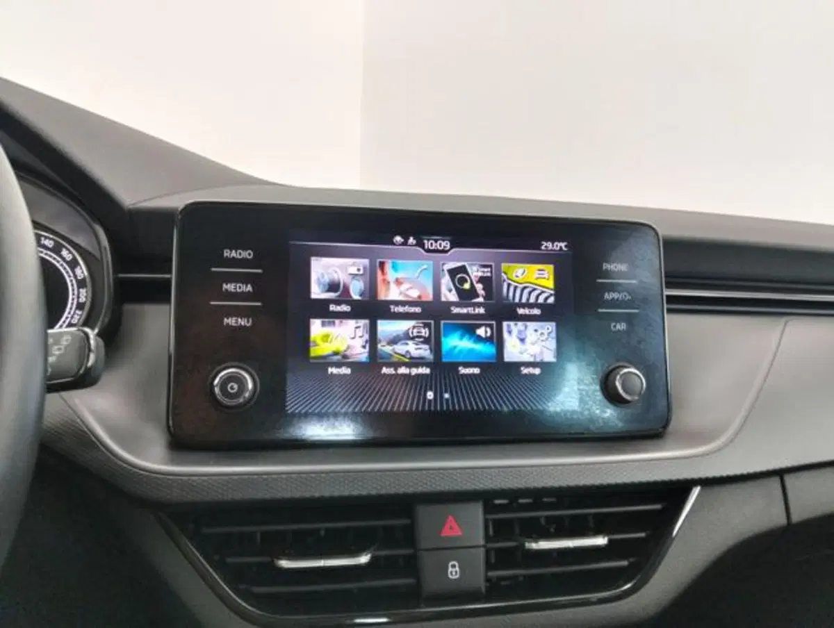Skoda Kamiq usata a Como (14)