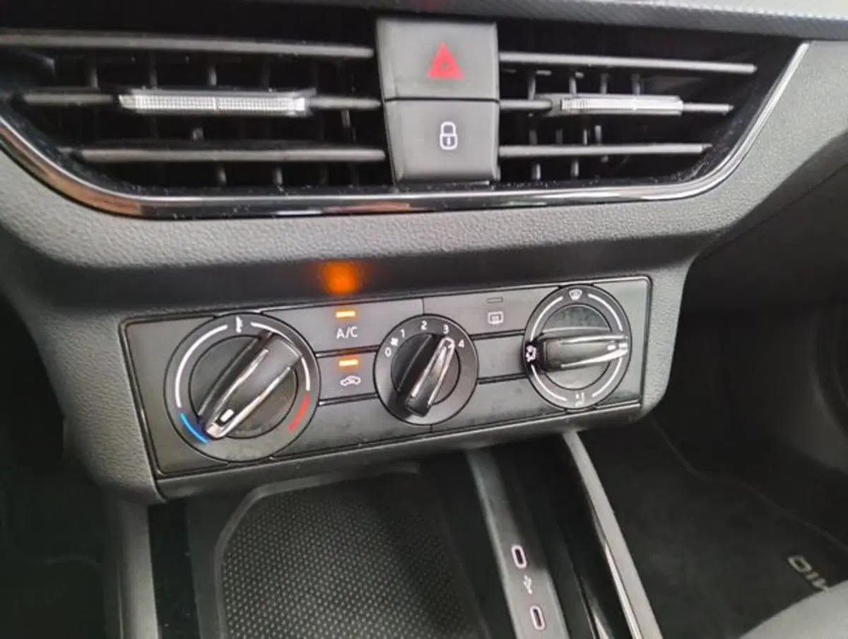 Skoda Kamiq usata a Como (17)