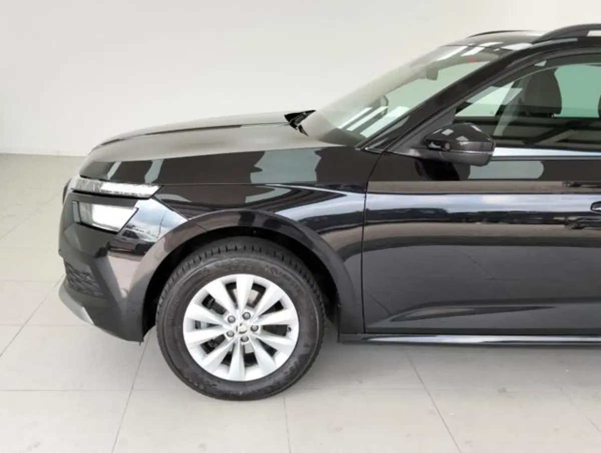 Skoda Kamiq usata a Como (9)