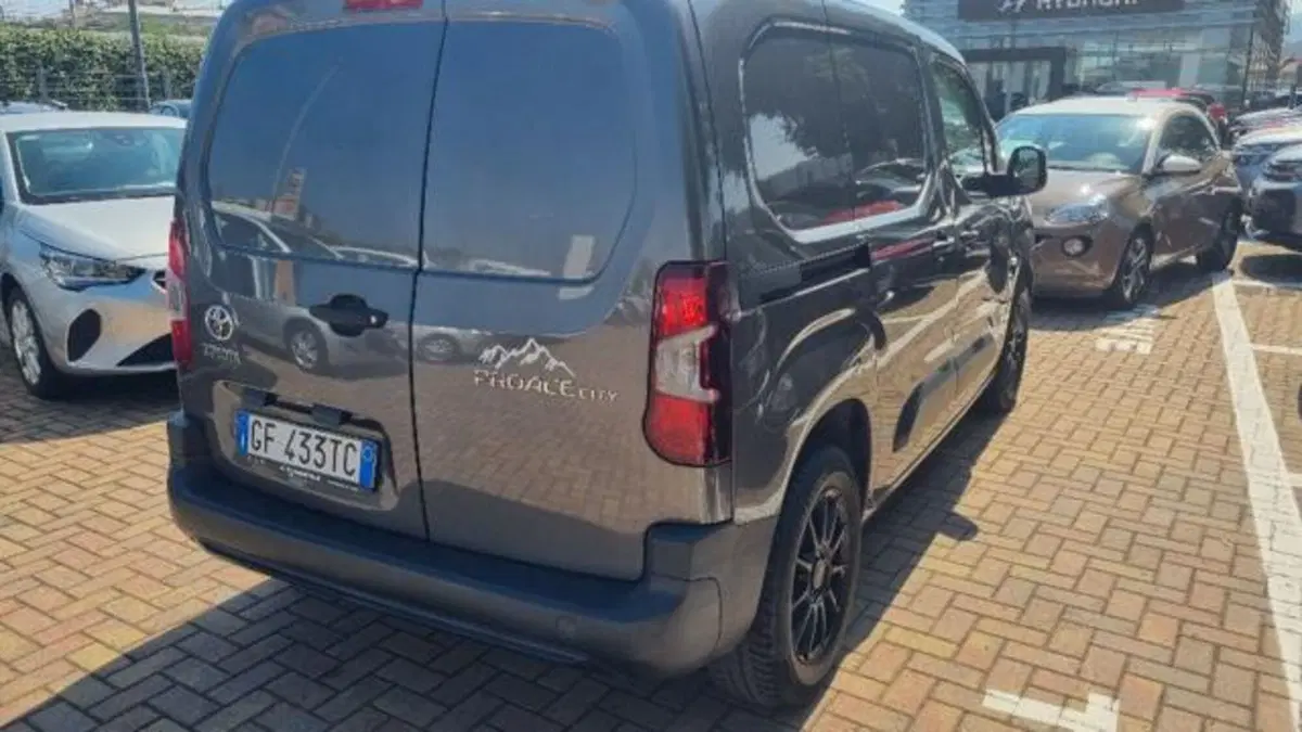 Toyota Proace City usata a Savona (17)