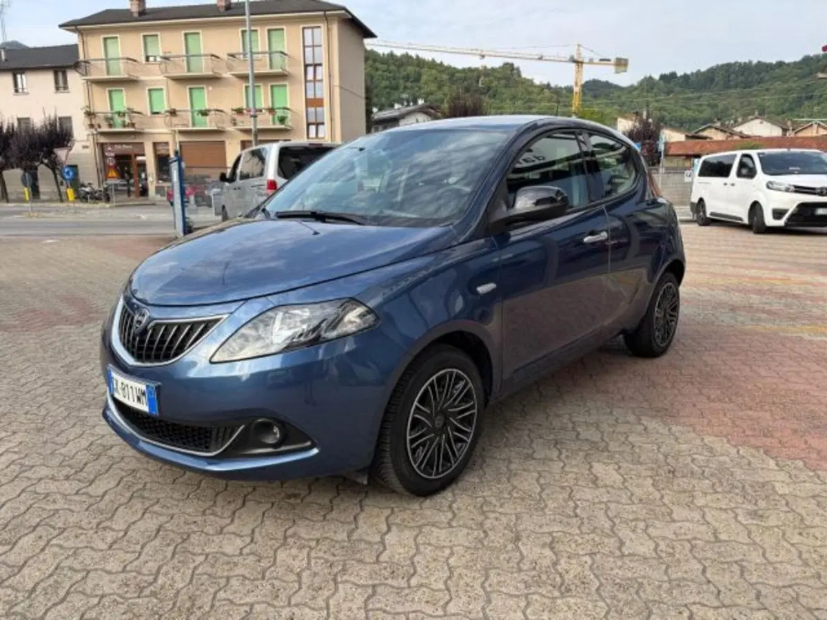 Lancia Ypsilon usata a Cuneo (2)