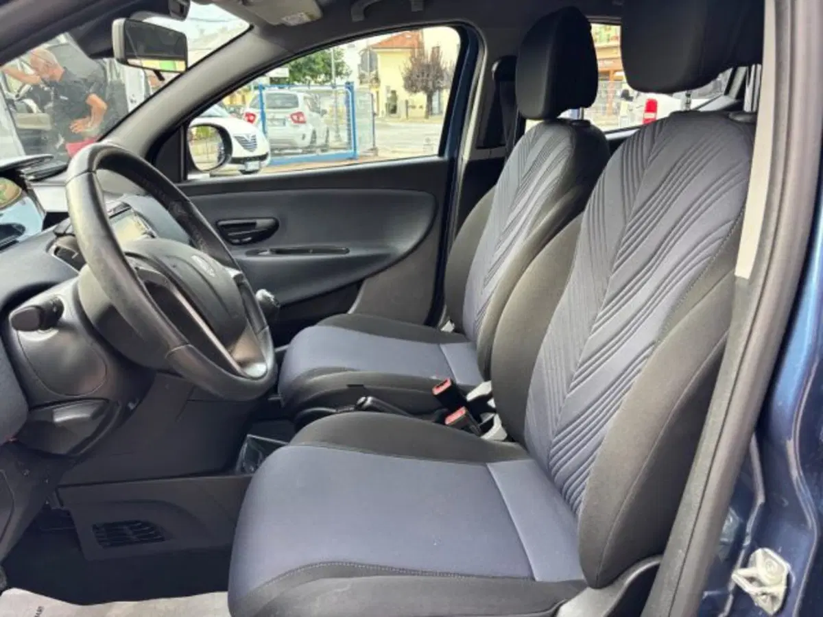 Lancia Ypsilon usata a Cuneo (9)
