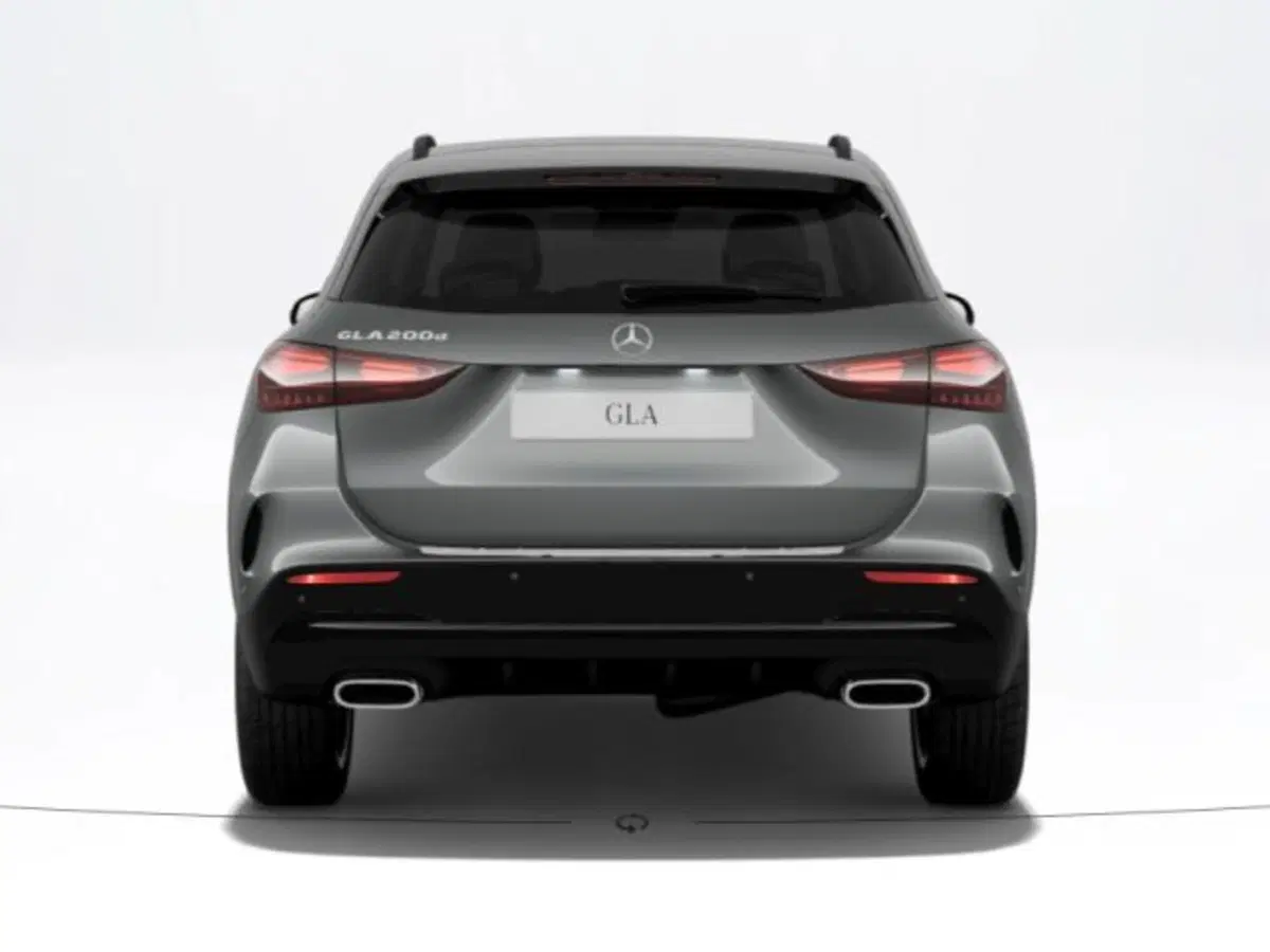 Mercedes-Benz GLA SUV nuova a Verona (4)