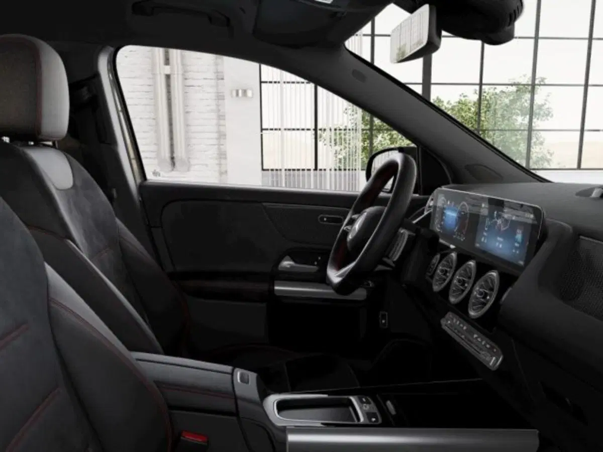 Mercedes-Benz GLA SUV nuova a Verona (7)