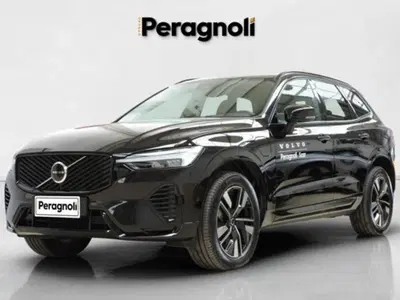 Volvo XC60 T6 Recharge AWD Plug-in Hybrid aut. Plus Dark del 2025 usata a Firenze