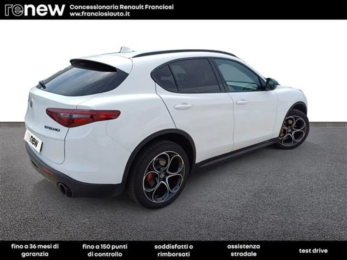 Alfa Romeo Stelvio usata a Modena (3)