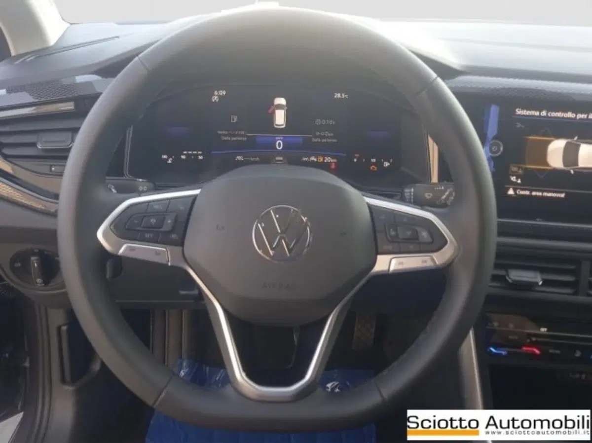 Volkswagen Taigo nuova a Messina (10)