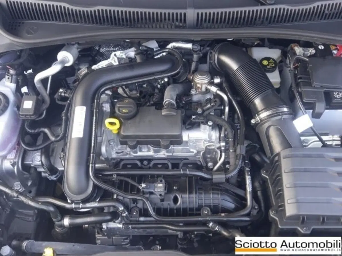 Volkswagen Taigo nuova a Messina (18)
