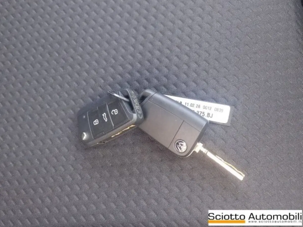 Volkswagen Taigo nuova a Messina (20)