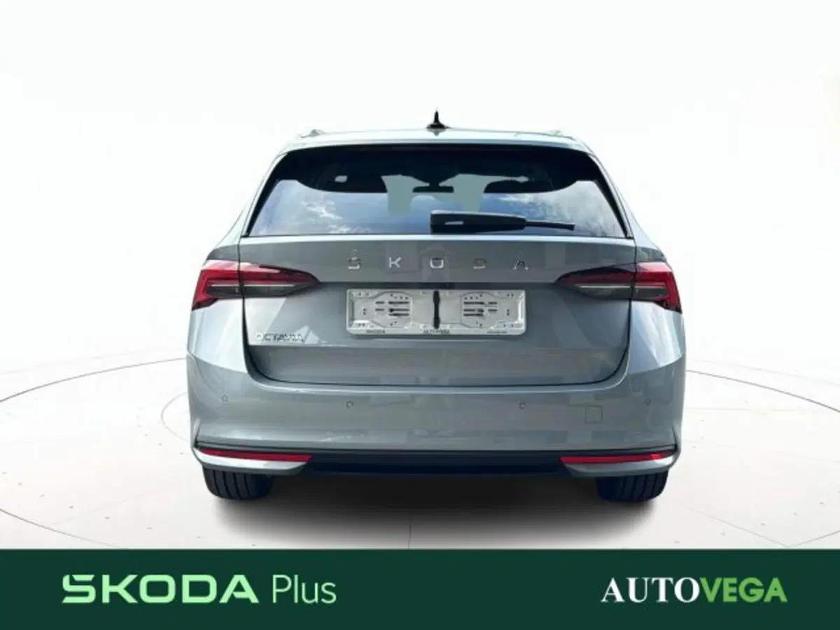 Skoda Octavia Station Wagon nuova a Vicenza (4)