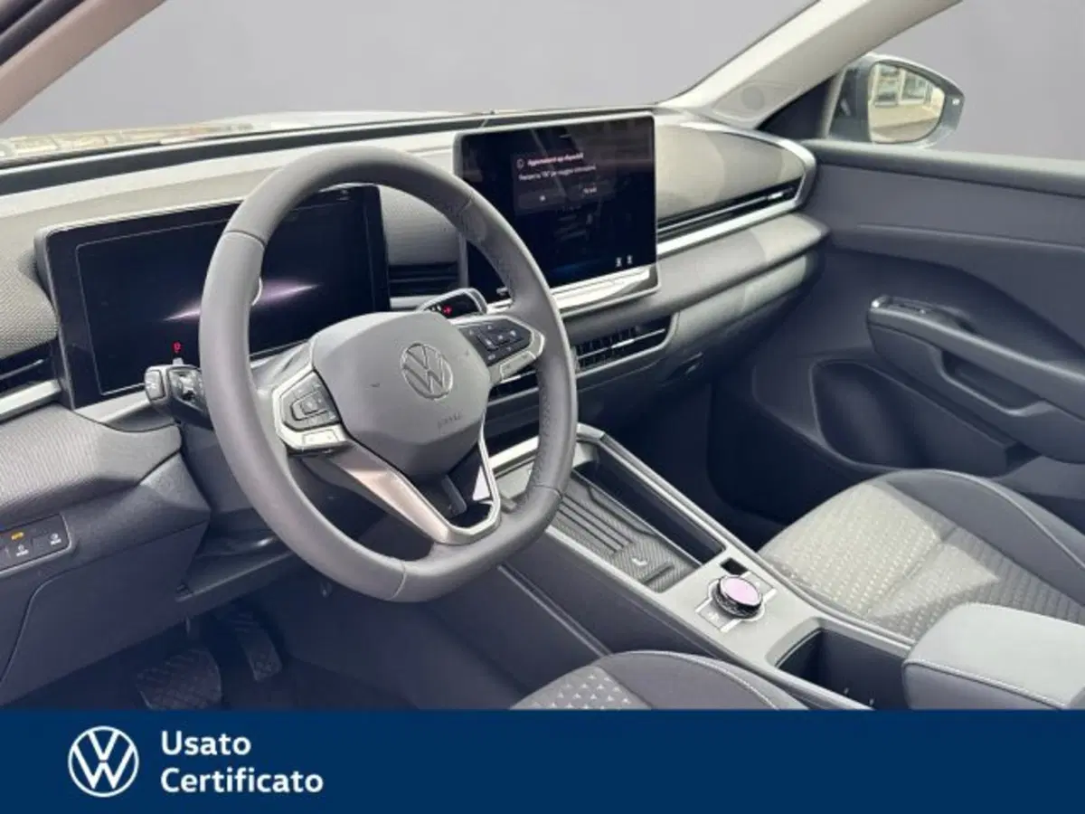Volkswagen T-Roc nuova a Vicenza (7)