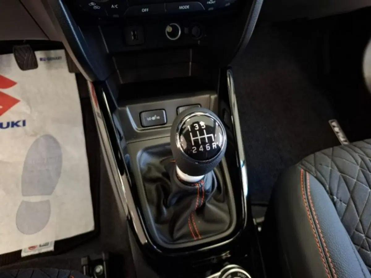 Suzuki Vitara nuova a Reggio Emilia (11)