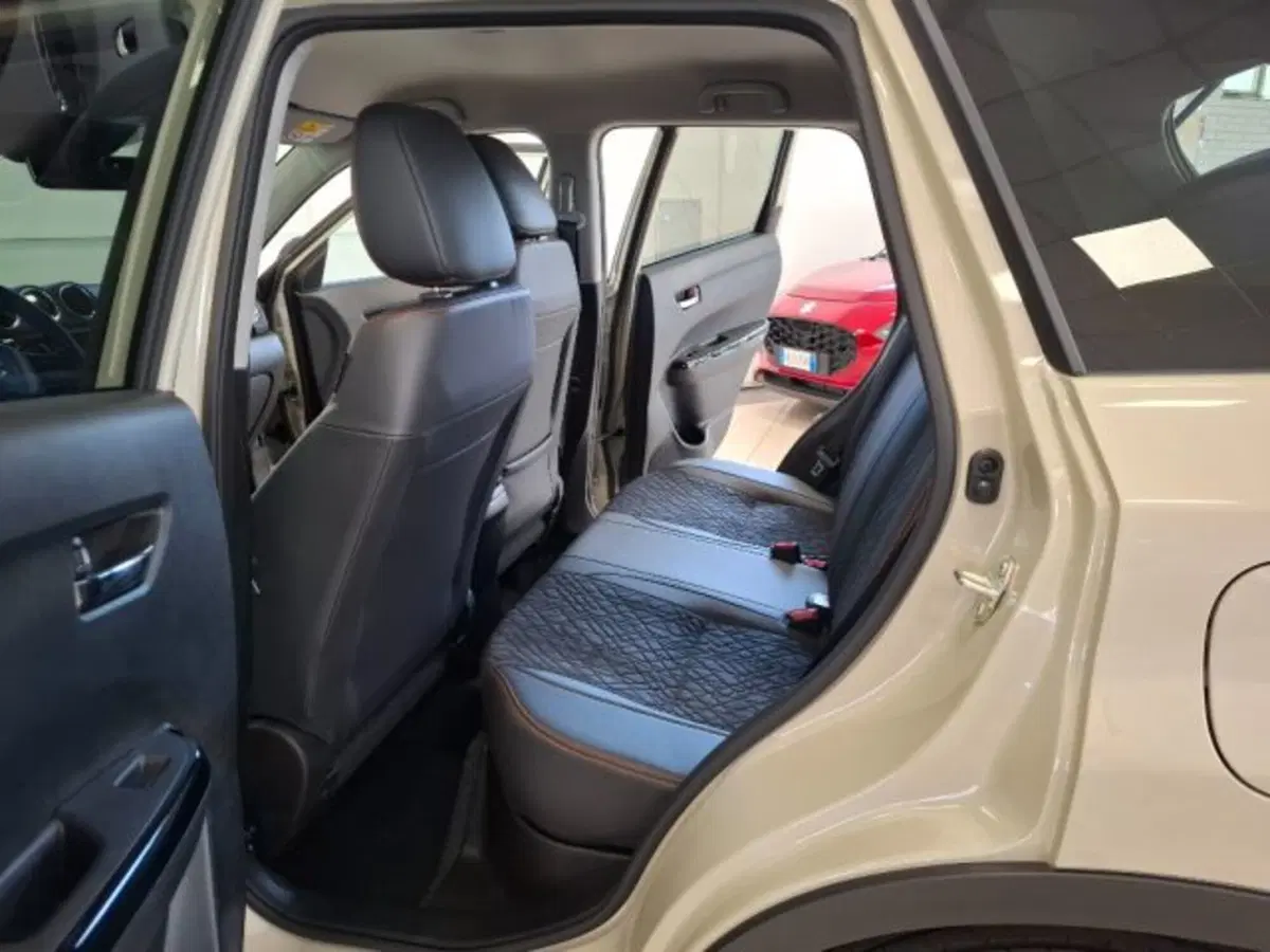 Suzuki Vitara nuova a Reggio Emilia (14)
