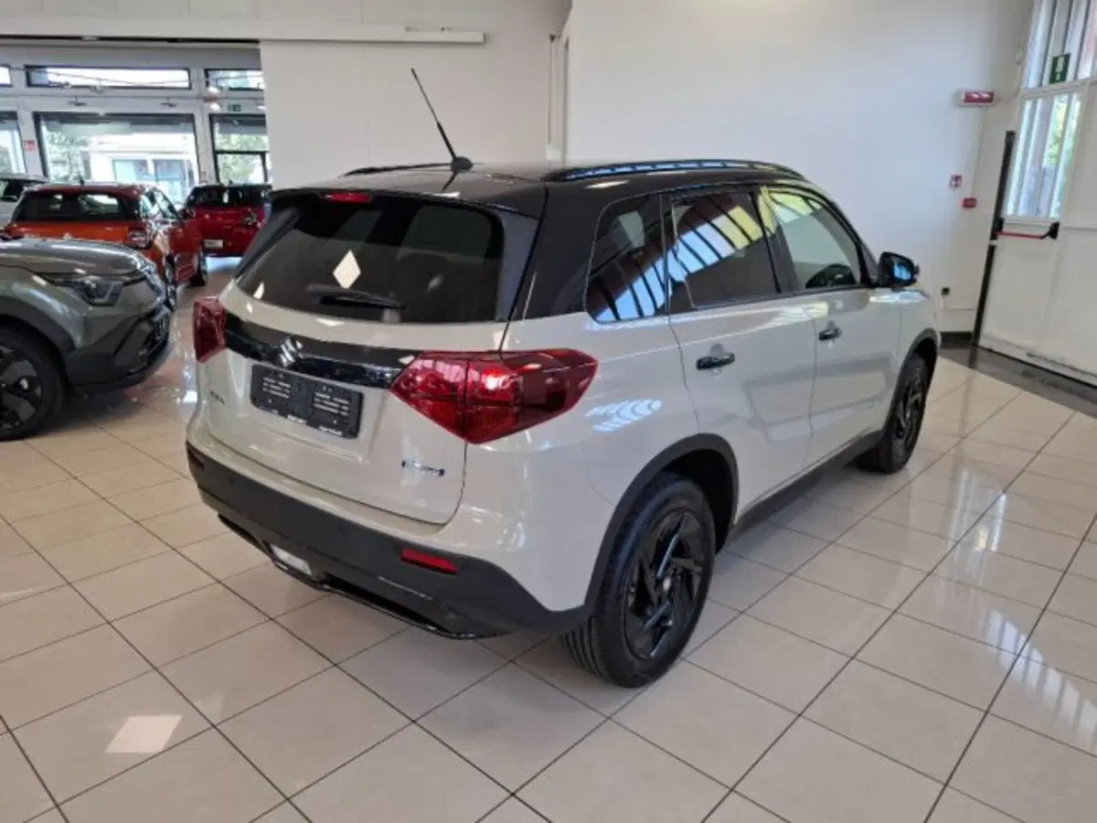 Suzuki Vitara nuova a Reggio Emilia (5)