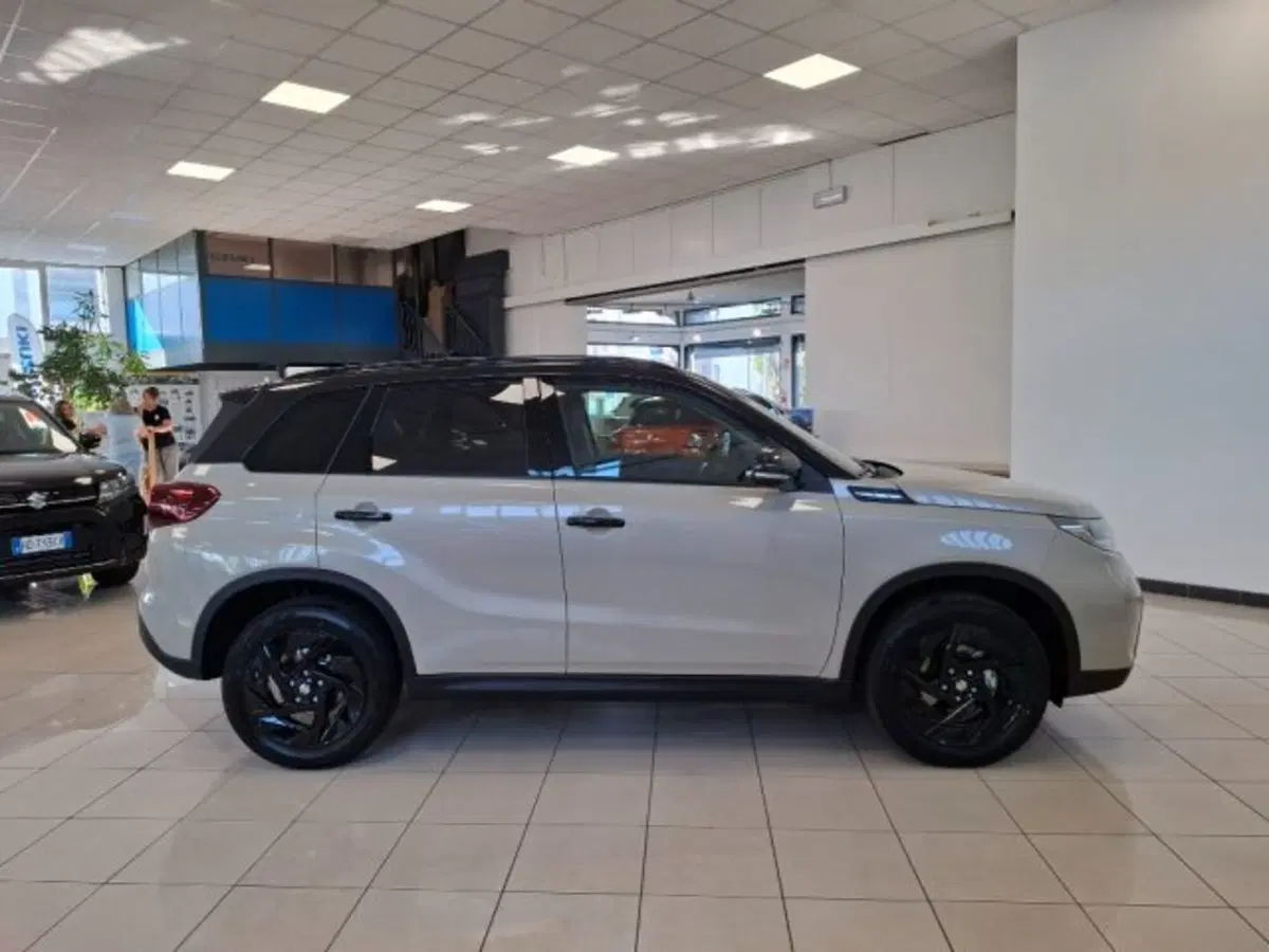 Suzuki Vitara nuova a Reggio Emilia (6)