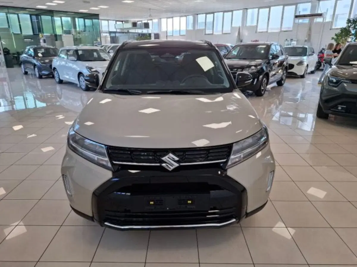 Suzuki Vitara nuova a Reggio Emilia (8)