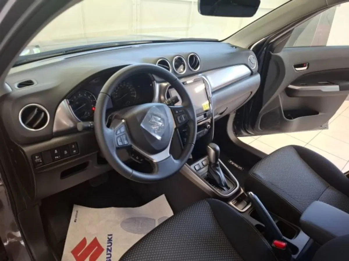 Suzuki Vitara nuova a Reggio Emilia (10)