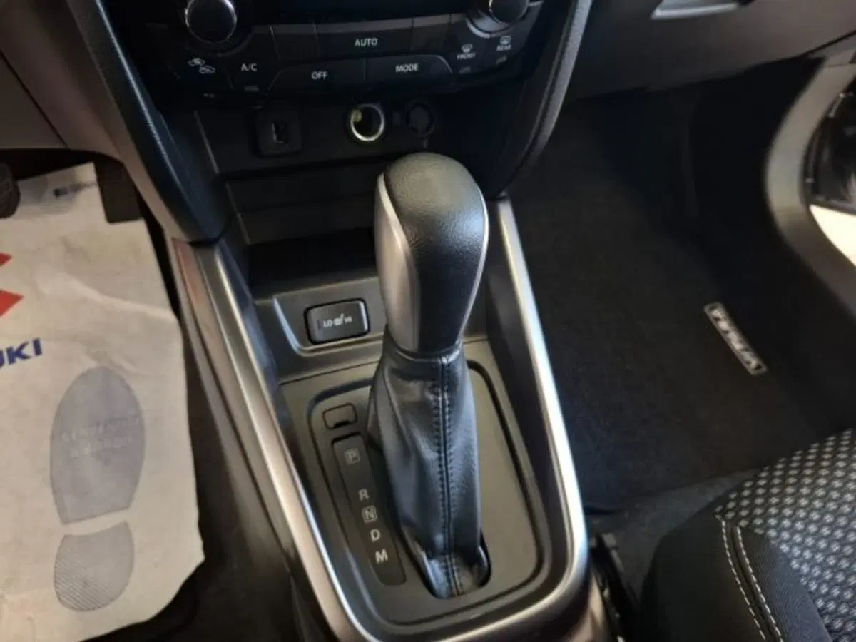 Suzuki Vitara nuova a Reggio Emilia (12)