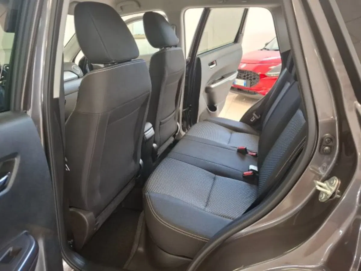 Suzuki Vitara nuova a Reggio Emilia (15)