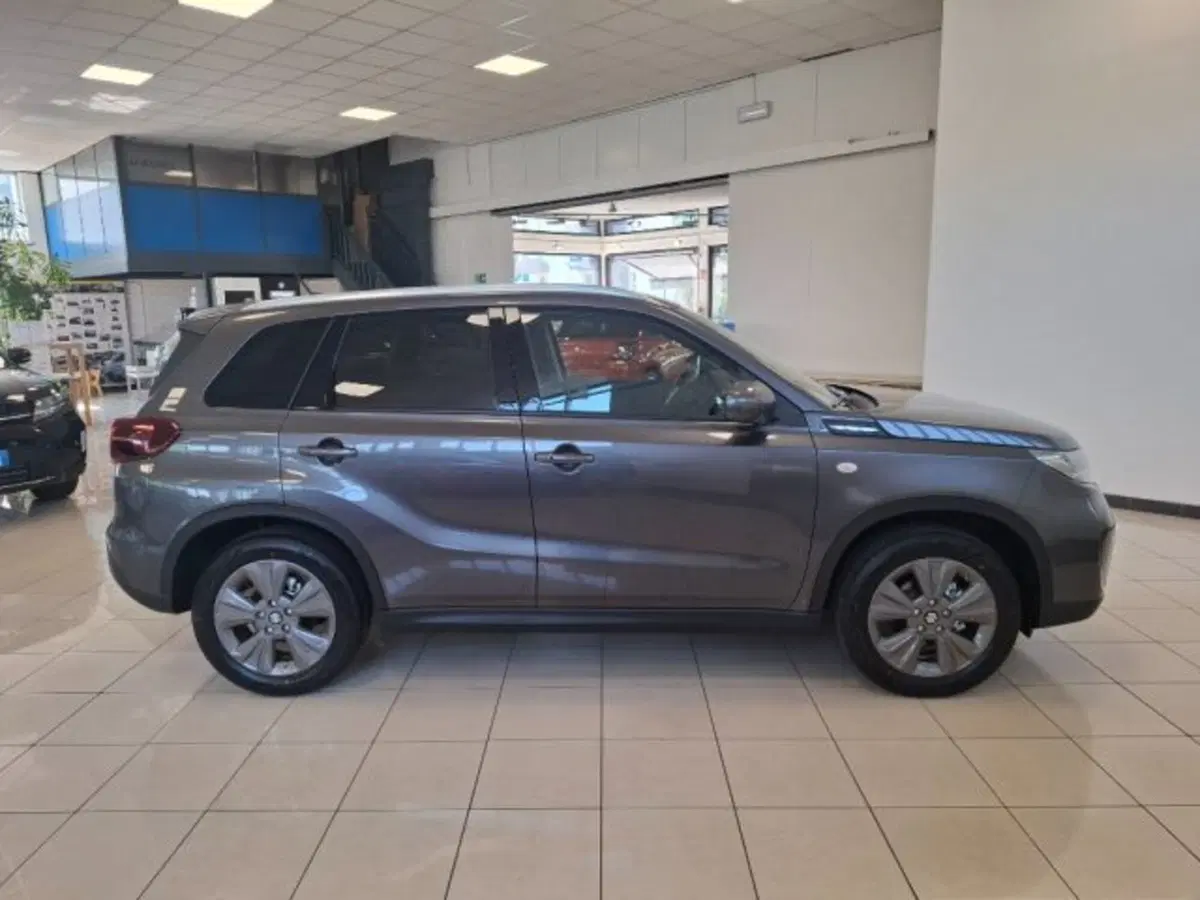 Suzuki Vitara nuova a Reggio Emilia (6)