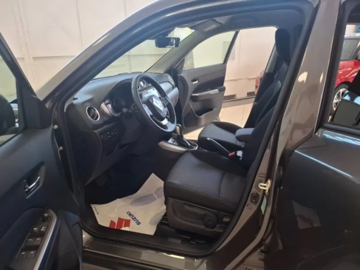 Suzuki Vitara nuova a Reggio Emilia (9)