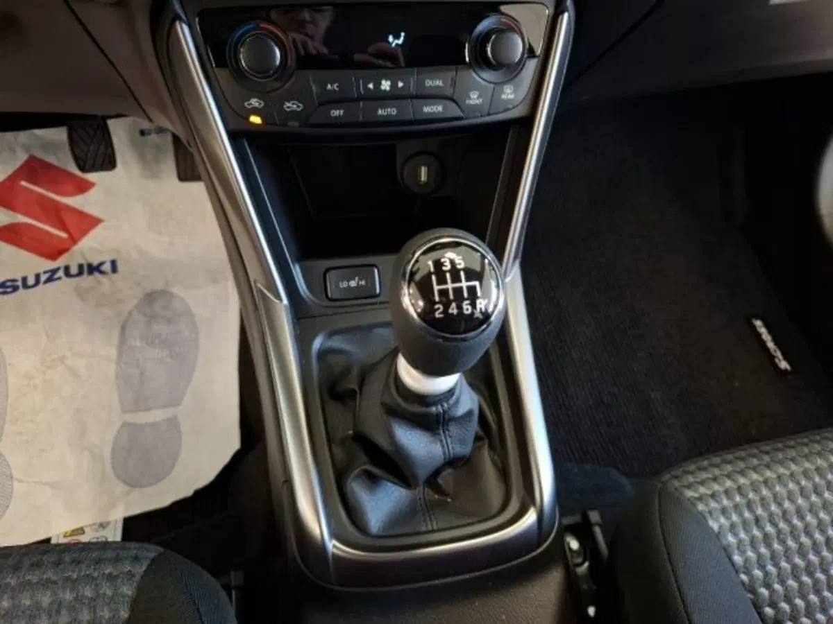 Suzuki S-Cross nuova a Reggio Emilia (12)