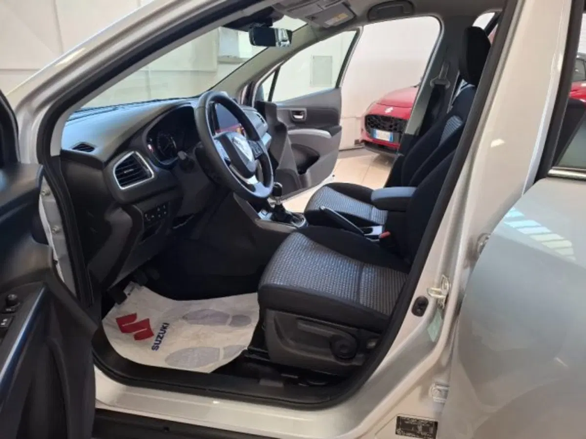 Suzuki S-Cross nuova a Reggio Emilia (9)