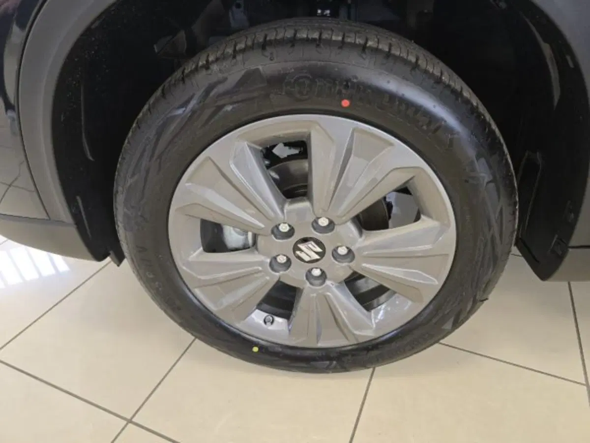 Suzuki Vitara nuova a Reggio Emilia (18)