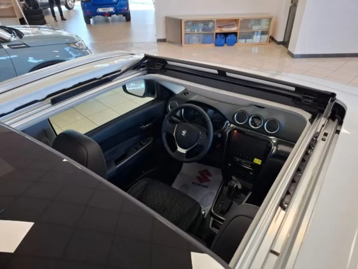 Suzuki Vitara nuova a Reggio Emilia (15)