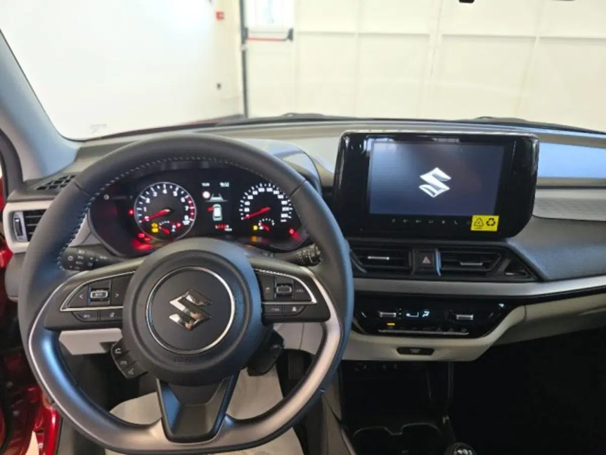 Suzuki Swift nuova a Reggio Emilia (12)
