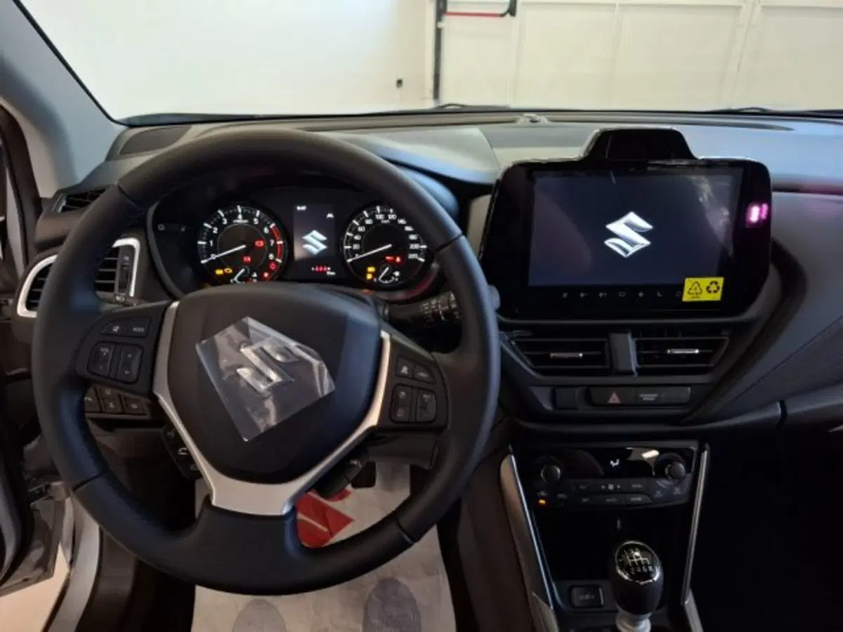 Suzuki S-Cross nuova a Reggio Emilia (11)