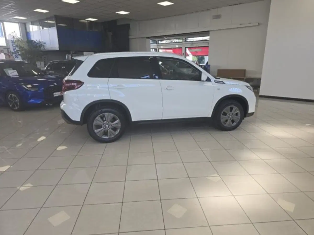 Suzuki Vitara nuova a Reggio Emilia (6)