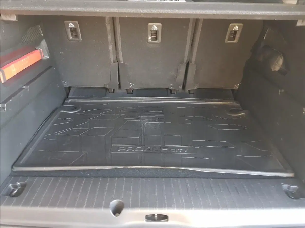 Toyota Proace City Verso usata a Lucca (15)